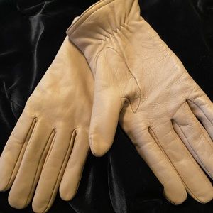 Leather gloves